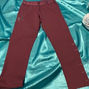 UA cropped pants. 👖